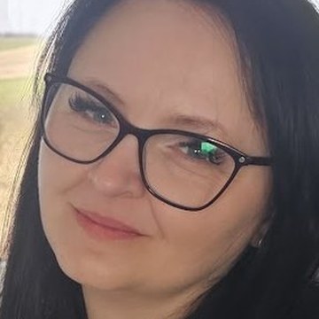 Członkini zespołu Moja Księgowość Online